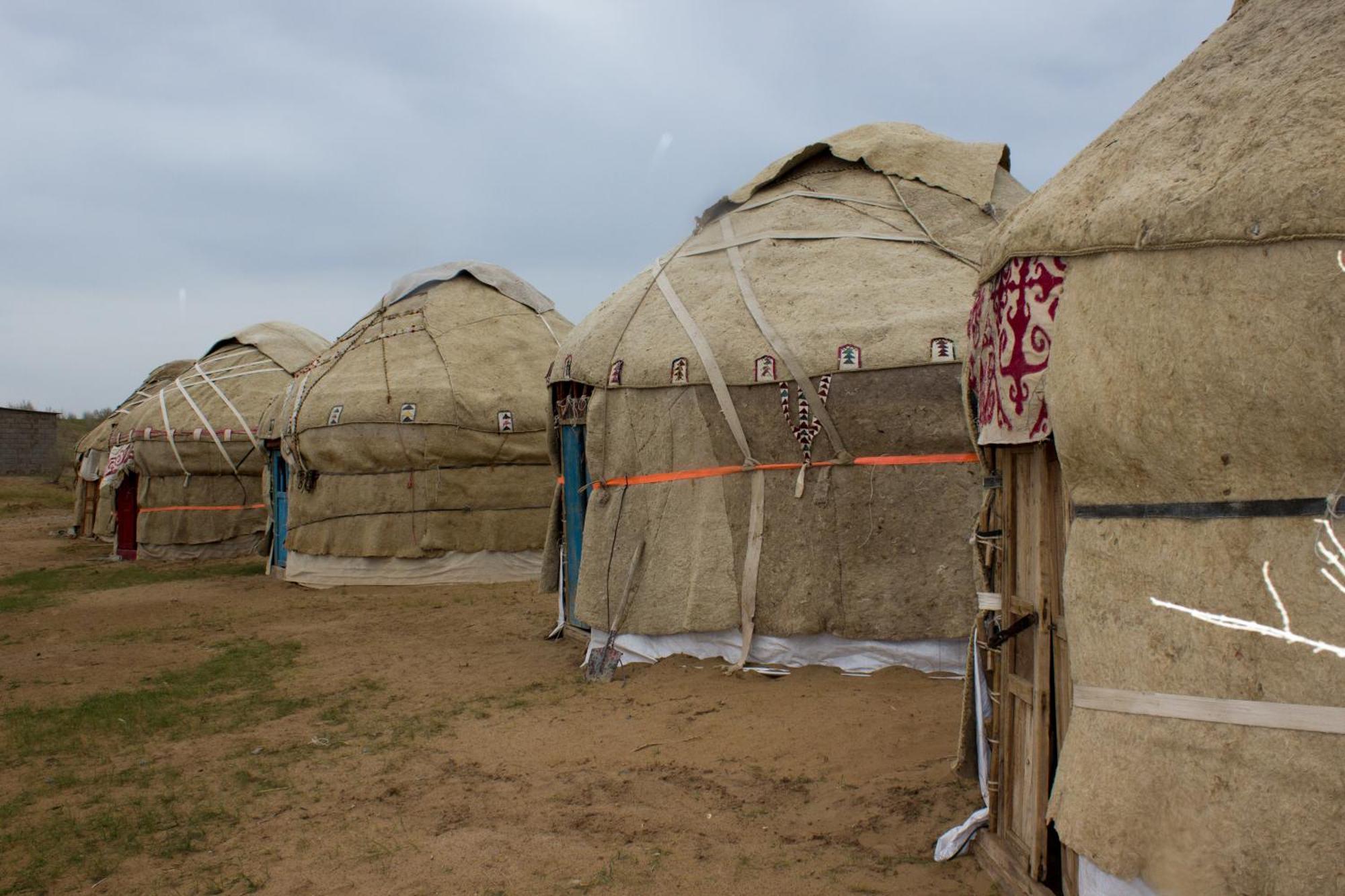 Authentic Uzbek Yurt Camp Eco-Friendly Hotel Nurota Ngoại thất bức ảnh