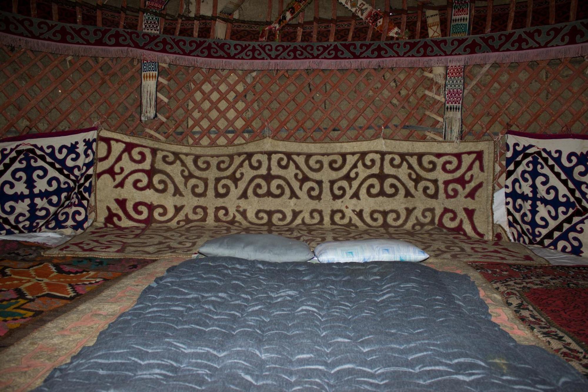 Authentic Uzbek Yurt Camp Eco-Friendly Hotel Nurota Ngoại thất bức ảnh