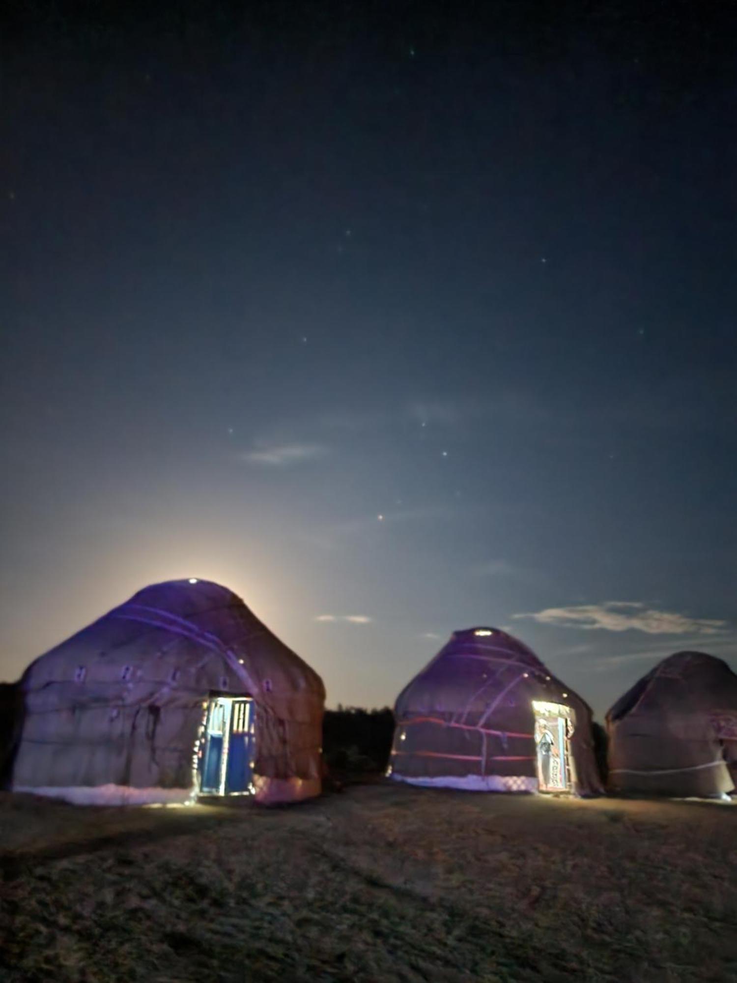 Authentic Uzbek Yurt Camp Eco-Friendly Hotel Nurota Ngoại thất bức ảnh