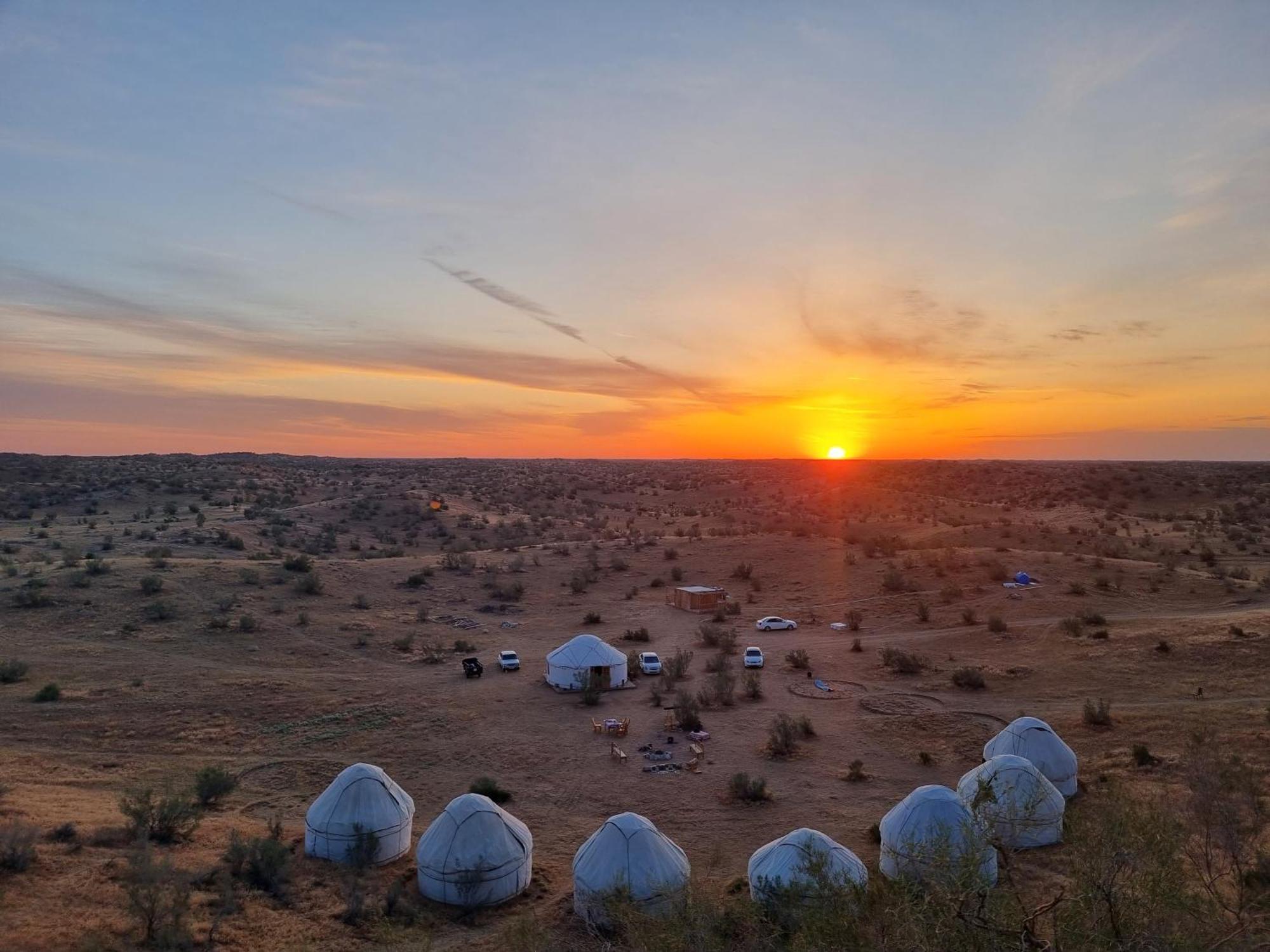 Authentic Uzbek Yurt Camp Eco-Friendly Hotel Nurota Ngoại thất bức ảnh